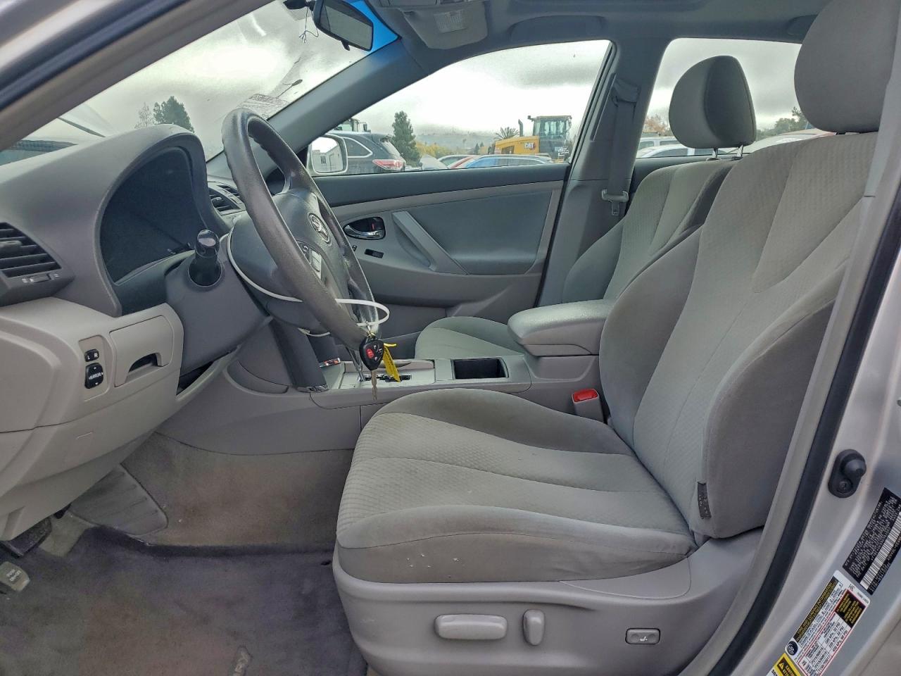 2009 TOYOTA CAMRY BASE photo 7
