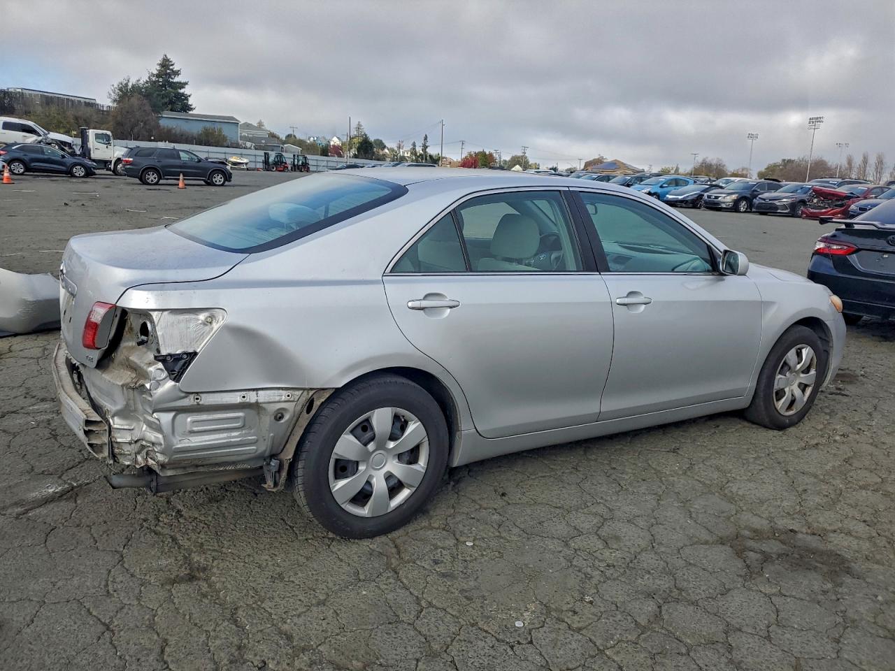 2009 TOYOTA CAMRY BASE photo 3