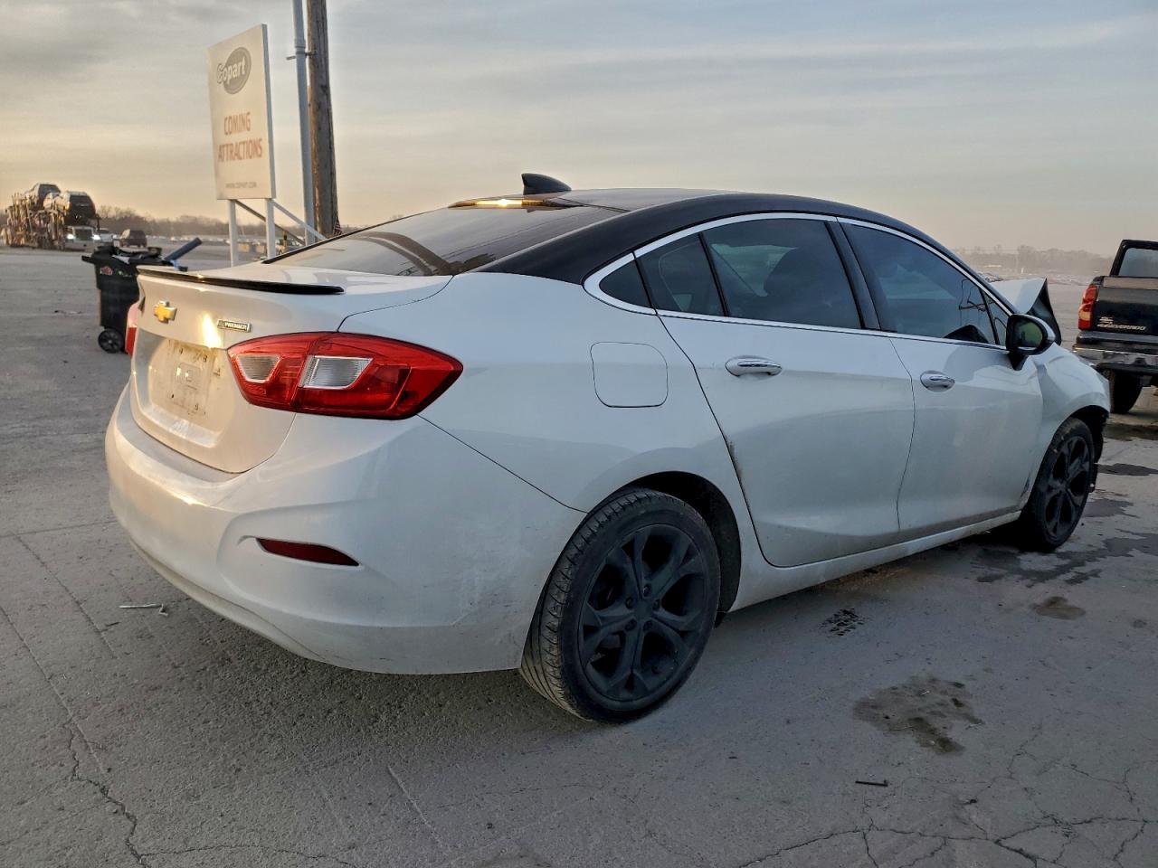 2017 CHEVROLET CRUZE PREMIER photo 3