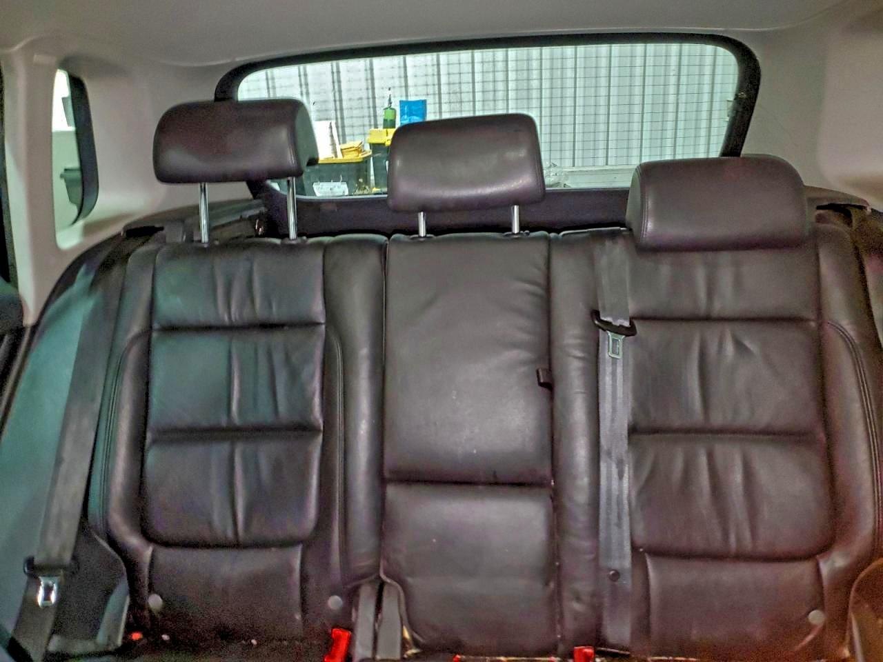 2011 VOLKSWAGEN TIGUAN S photo 10