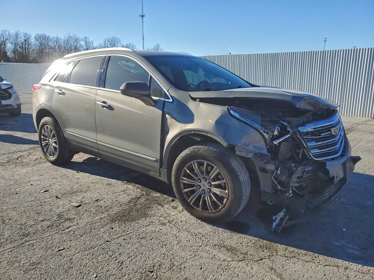 2017 CADILLAC XT5 LUXURY photo 4