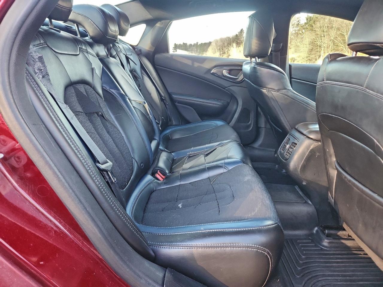 2015 CHRYSLER 200 S photo 10