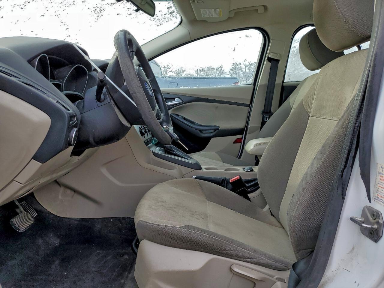 2014 FORD FOCUS SE photo 7