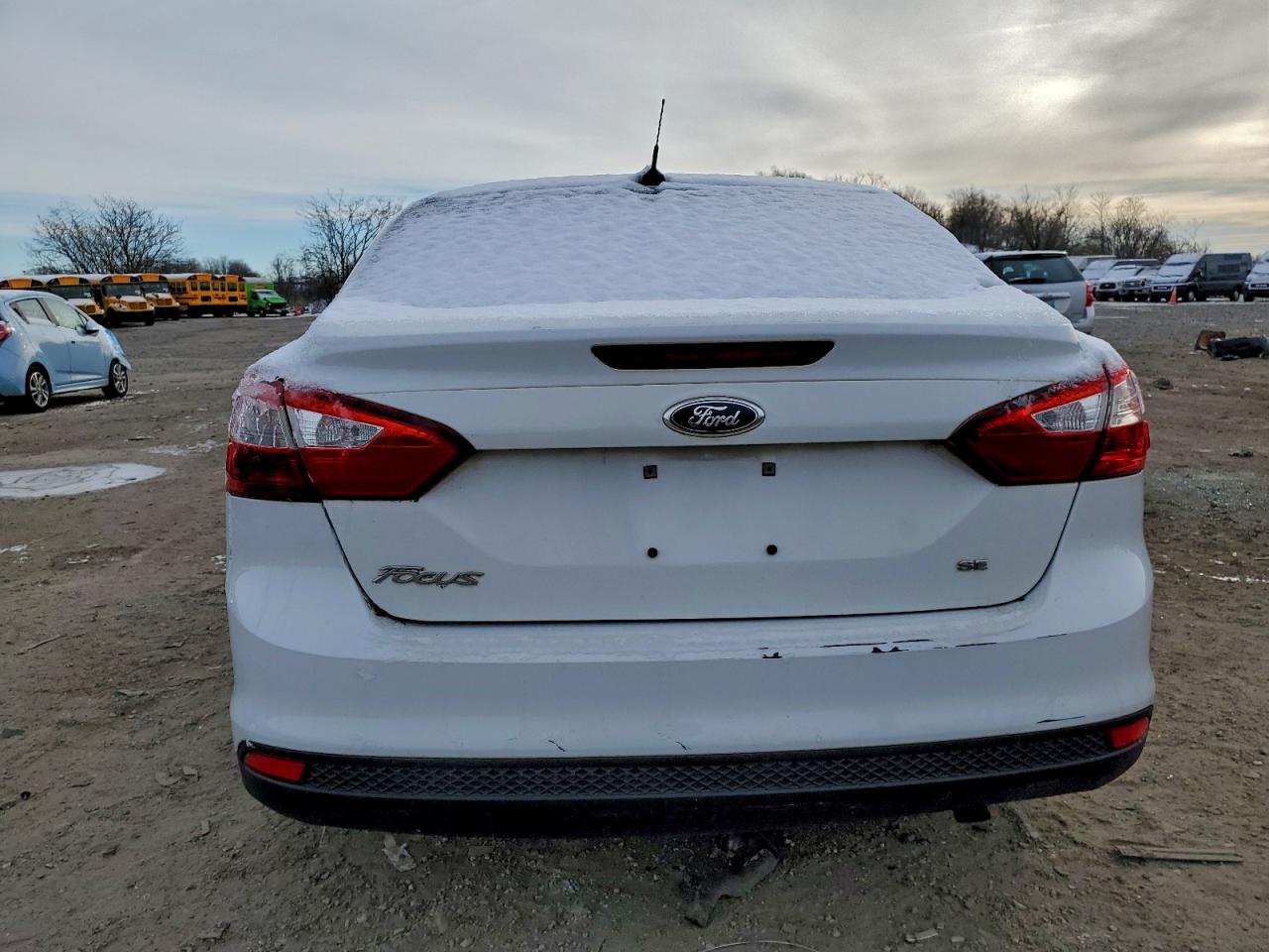 2014 FORD FOCUS SE photo 6