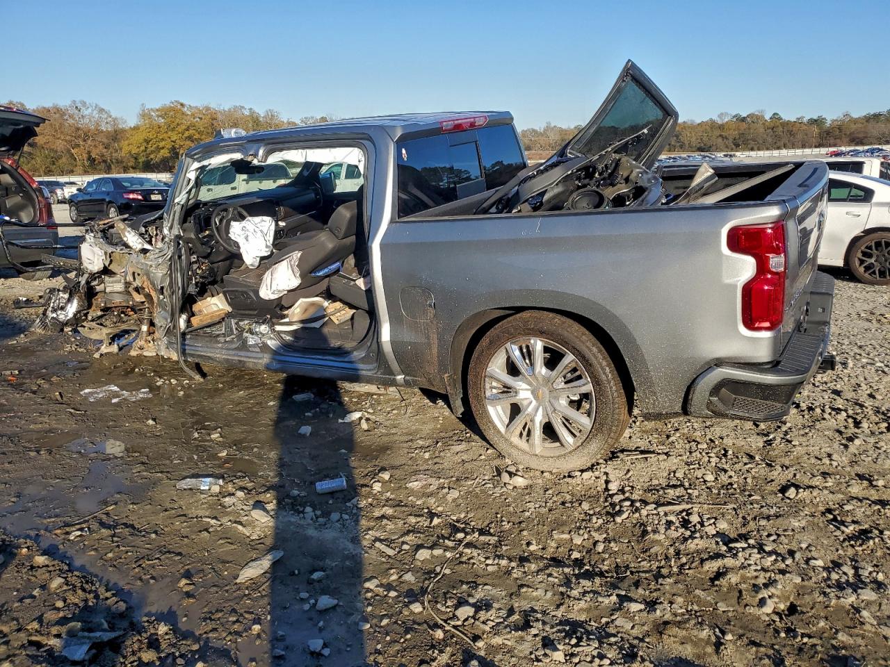 2025 CHEVROLET SILVERADO K1500 HIGH COUNTRY photo 3