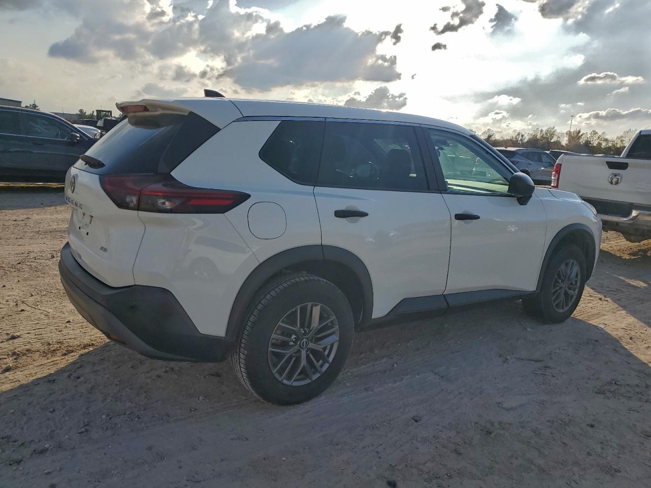 2023 NISSAN ROGUE S photo 5