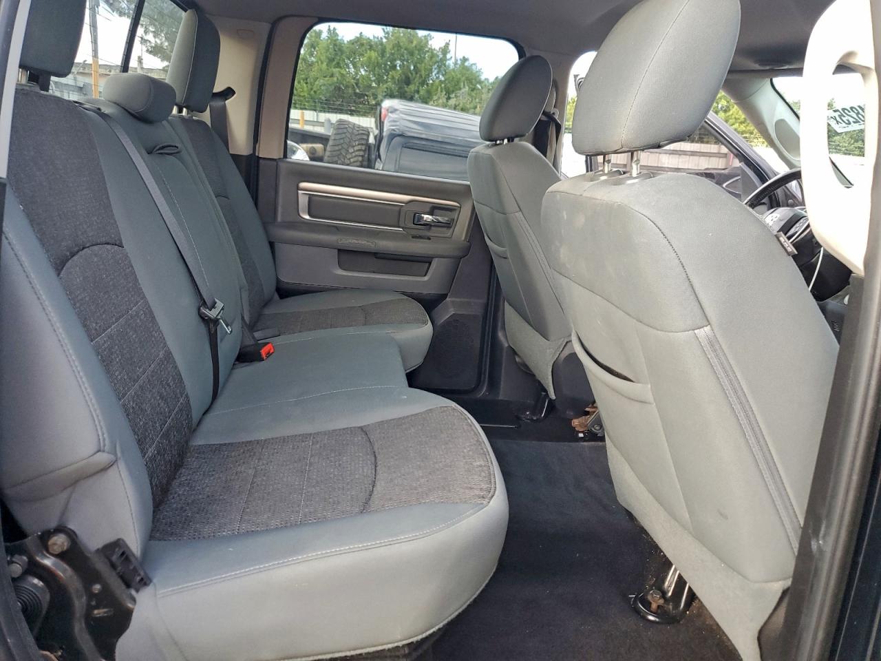 2015 RAM 1500 SLT photo 10