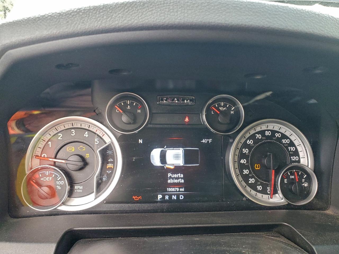 2015 RAM 1500 SLT photo 9