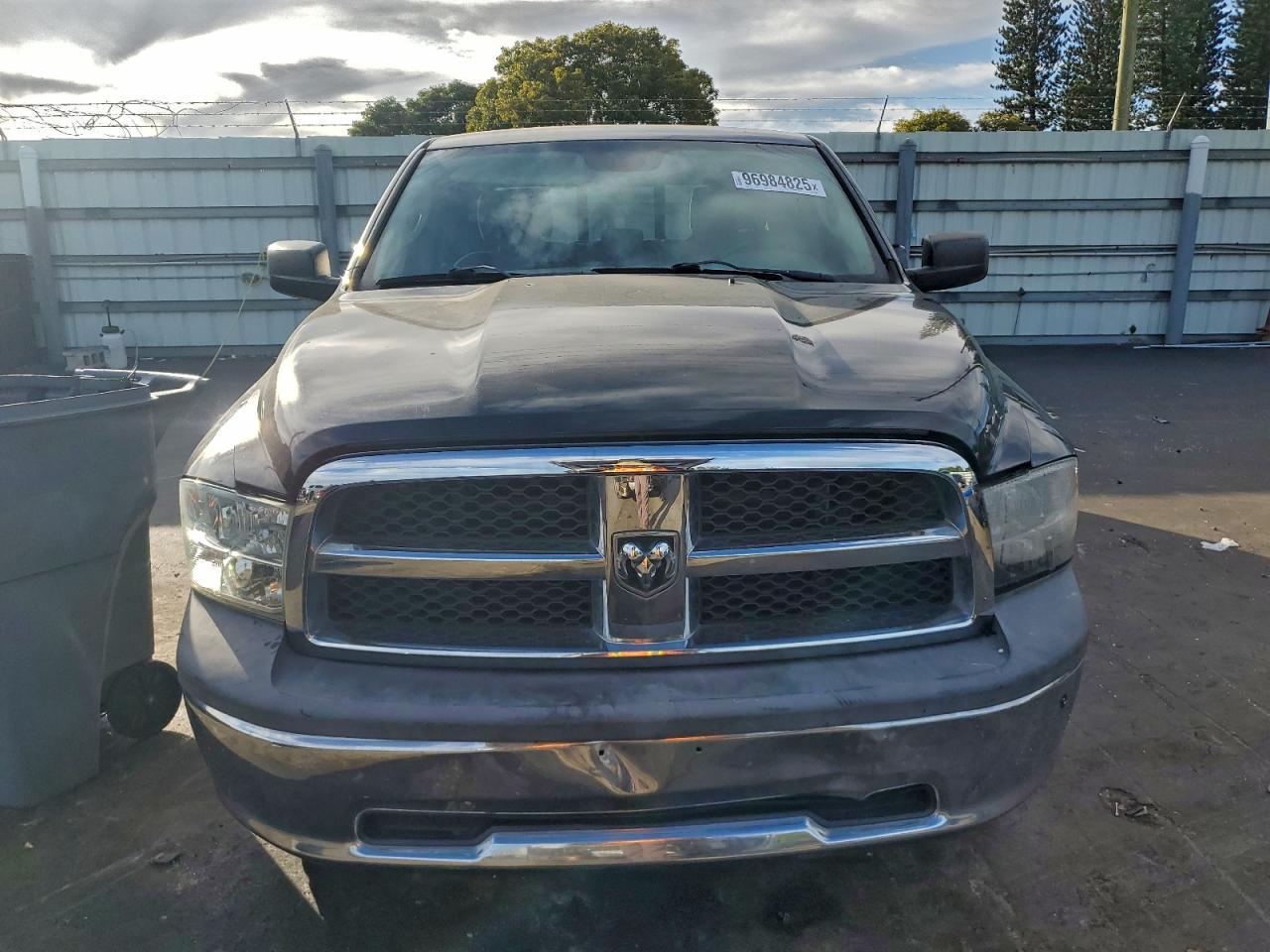 2015 RAM 1500 SLT photo 5
