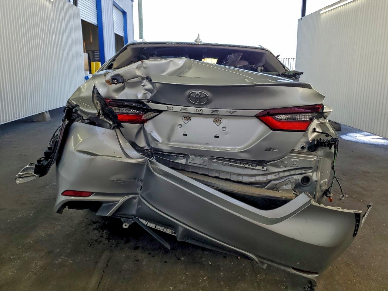 2021 TOYOTA CAMRY SE photo 6