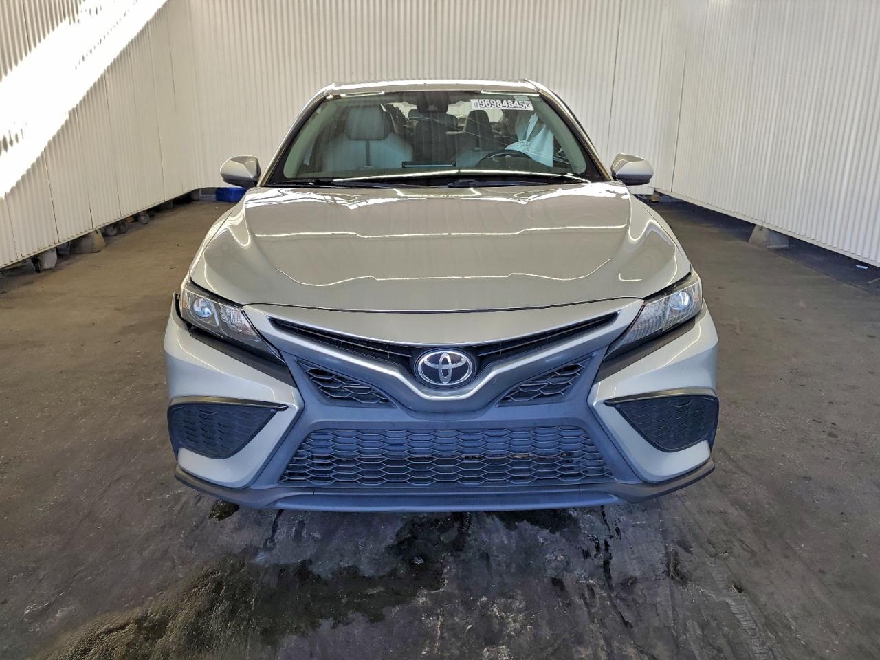 2021 TOYOTA CAMRY SE photo 5