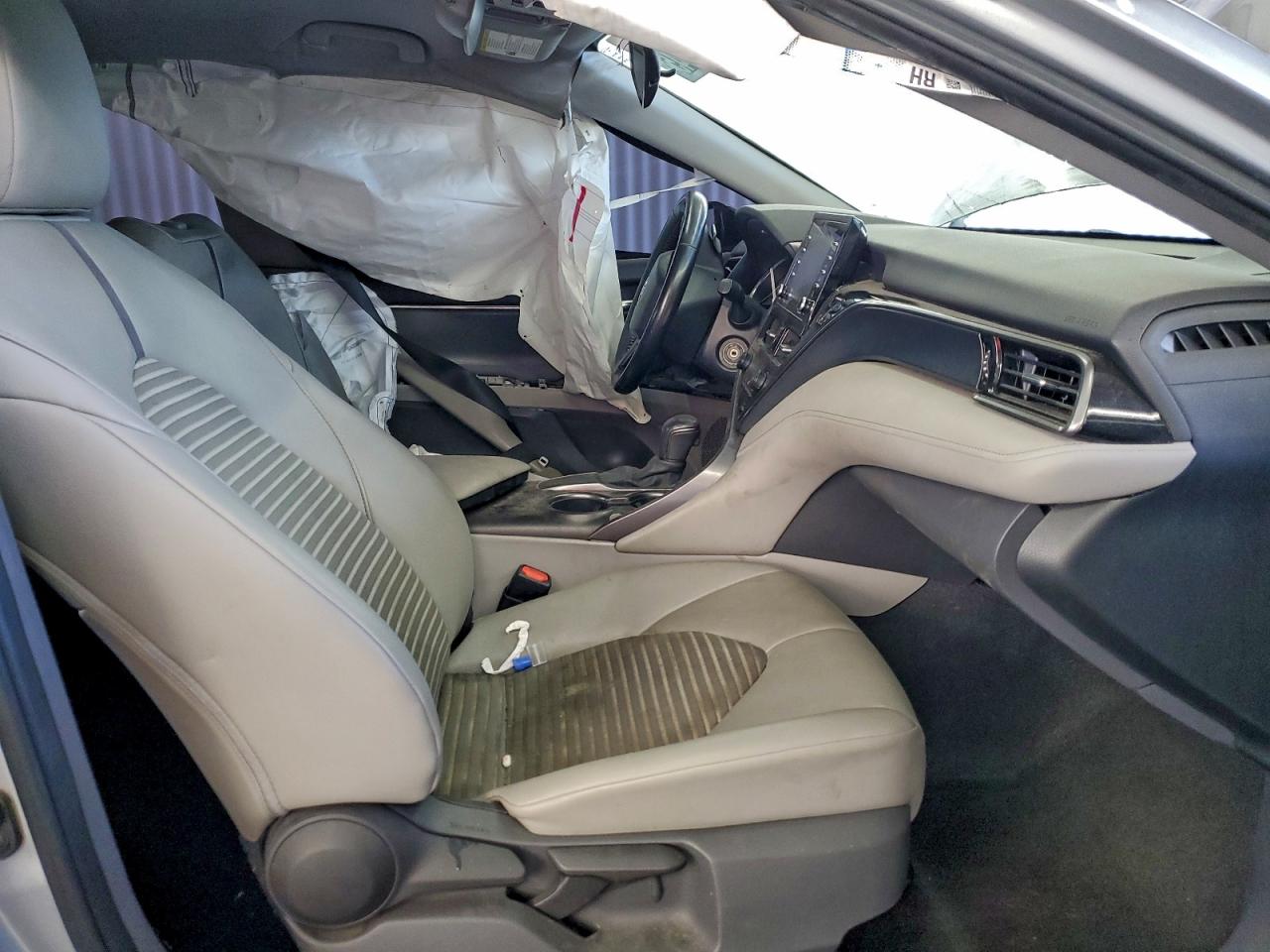 2021 TOYOTA CAMRY SE photo 7