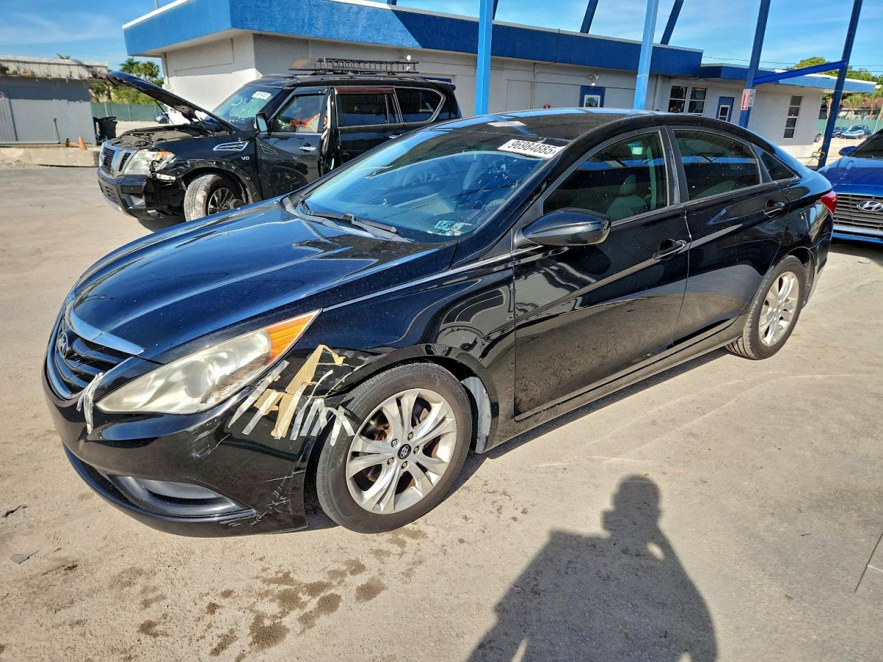 2011 HYUNDAI SONATA GLS — FRONT END damage — photo 1
