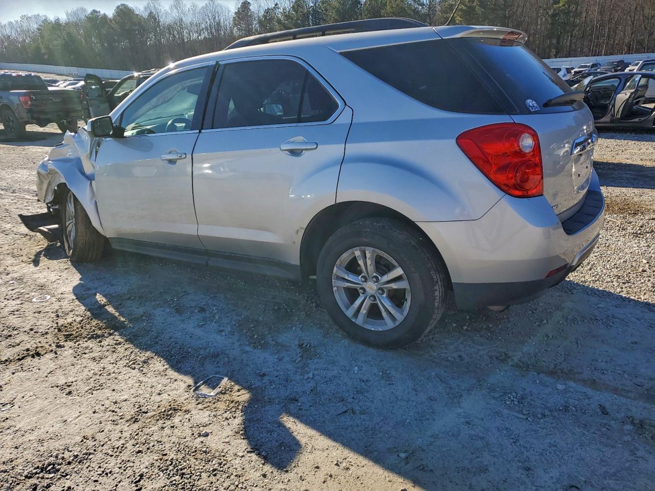 2014 CHEVROLET EQUINOX LT photo 2