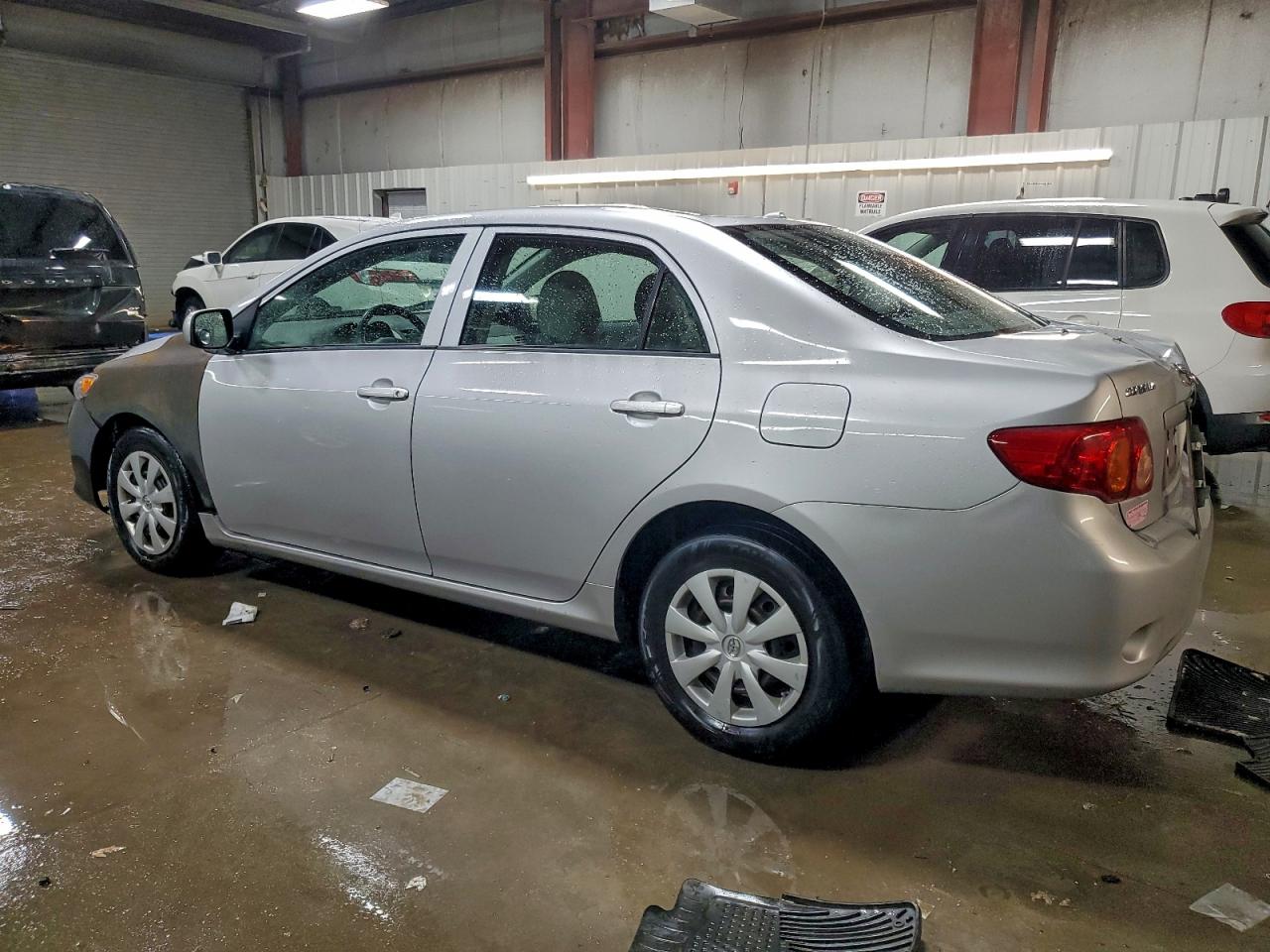 2009 TOYOTA COROLLA LE photo 2
