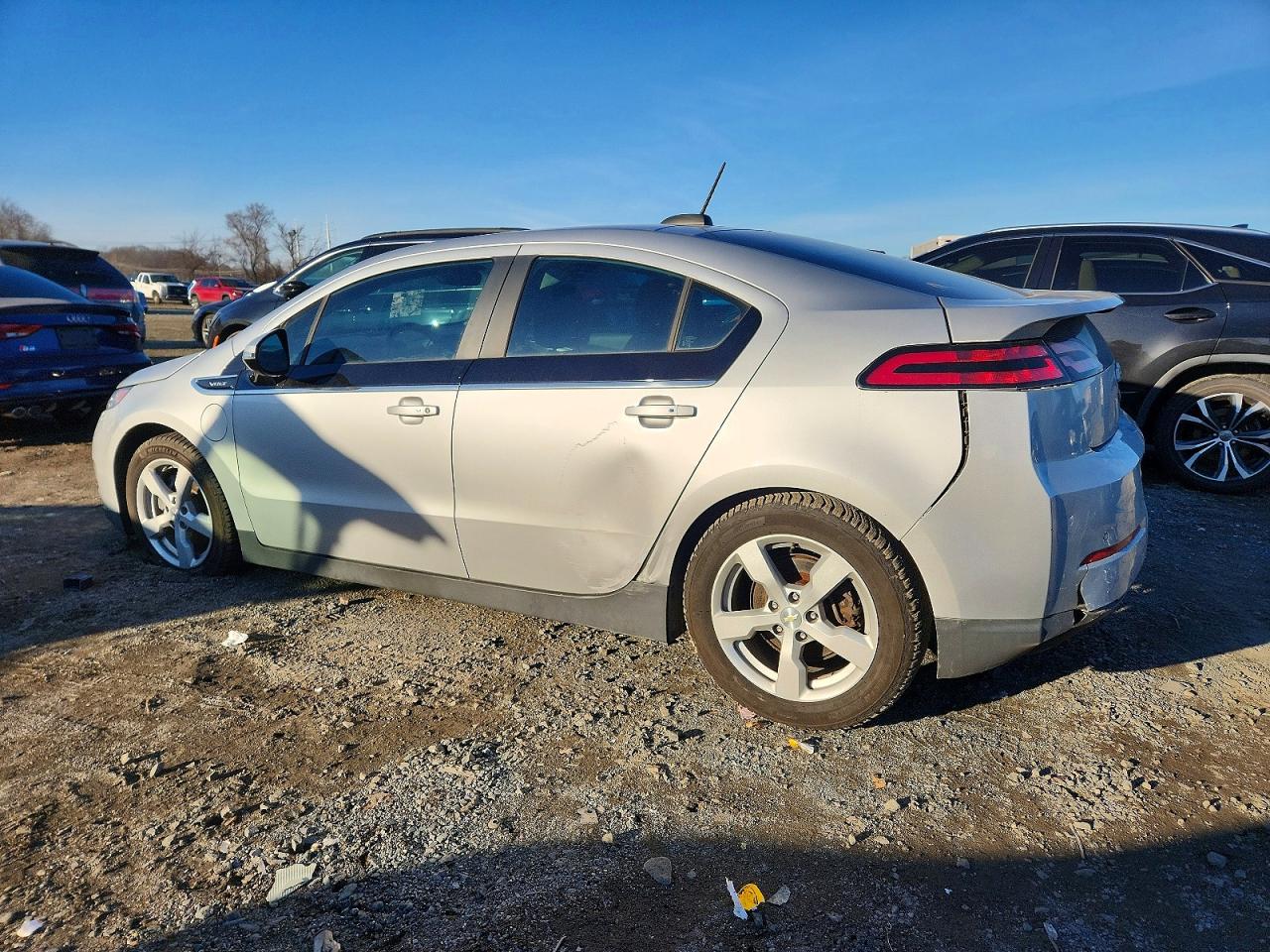 2015 CHEVROLET VOLT photo 2