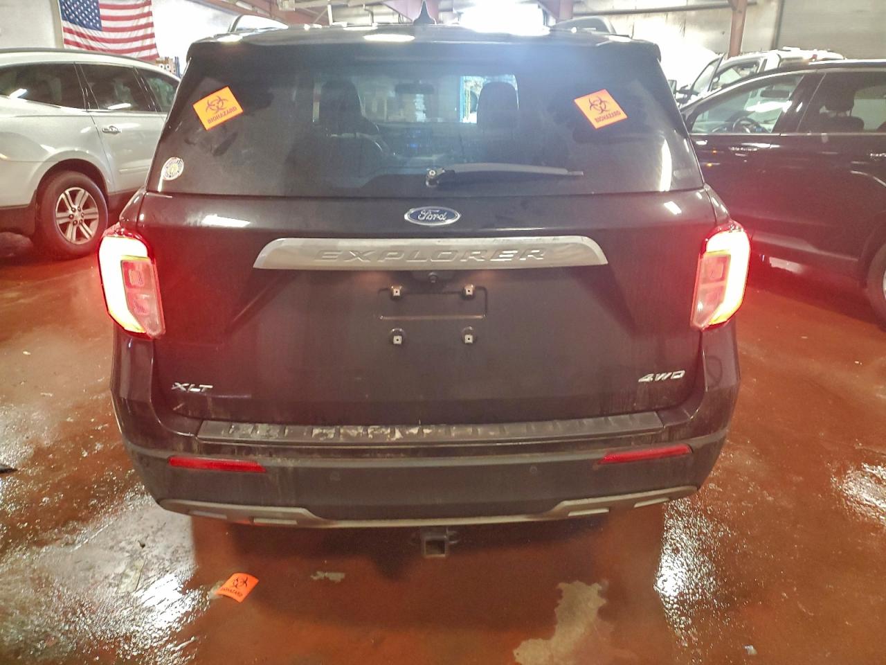 2021 FORD EXPLORER XLT photo 6