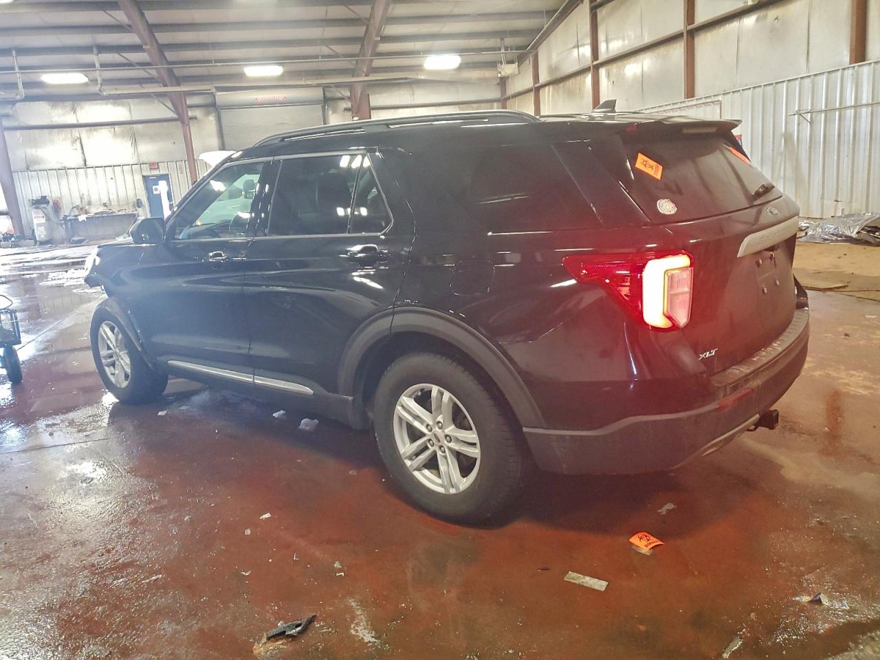 2021 FORD EXPLORER XLT photo 2