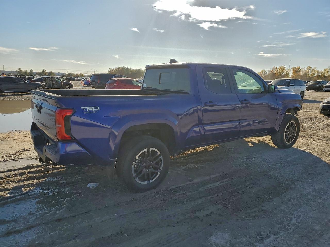 2024 TOYOTA TACOMA DOUBLE CAB photo 3