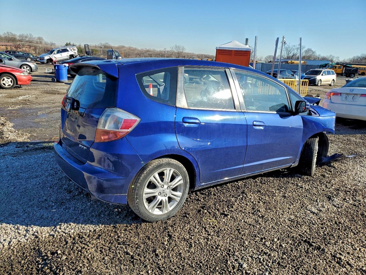2011 HONDA FIT SPORT photo 3