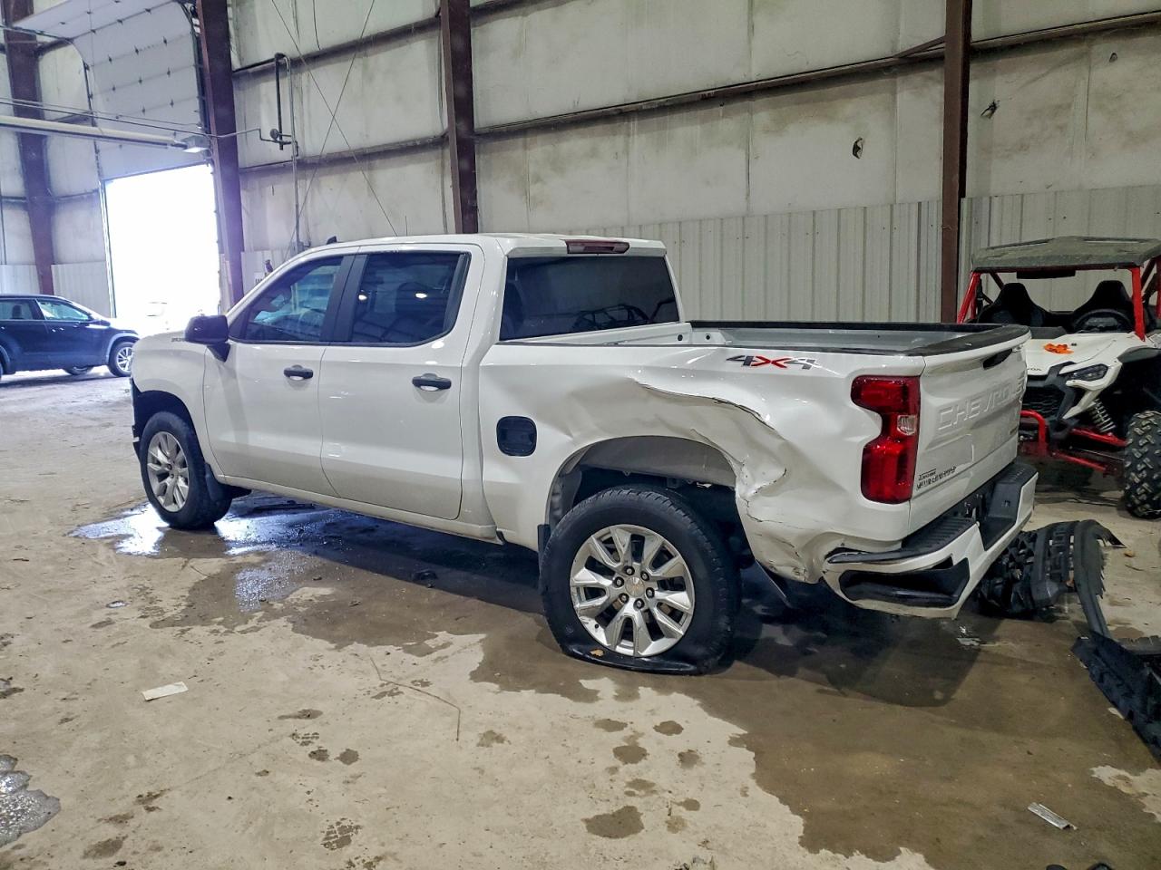2024 CHEVROLET SILVERADO K1500 CUSTOM photo 2