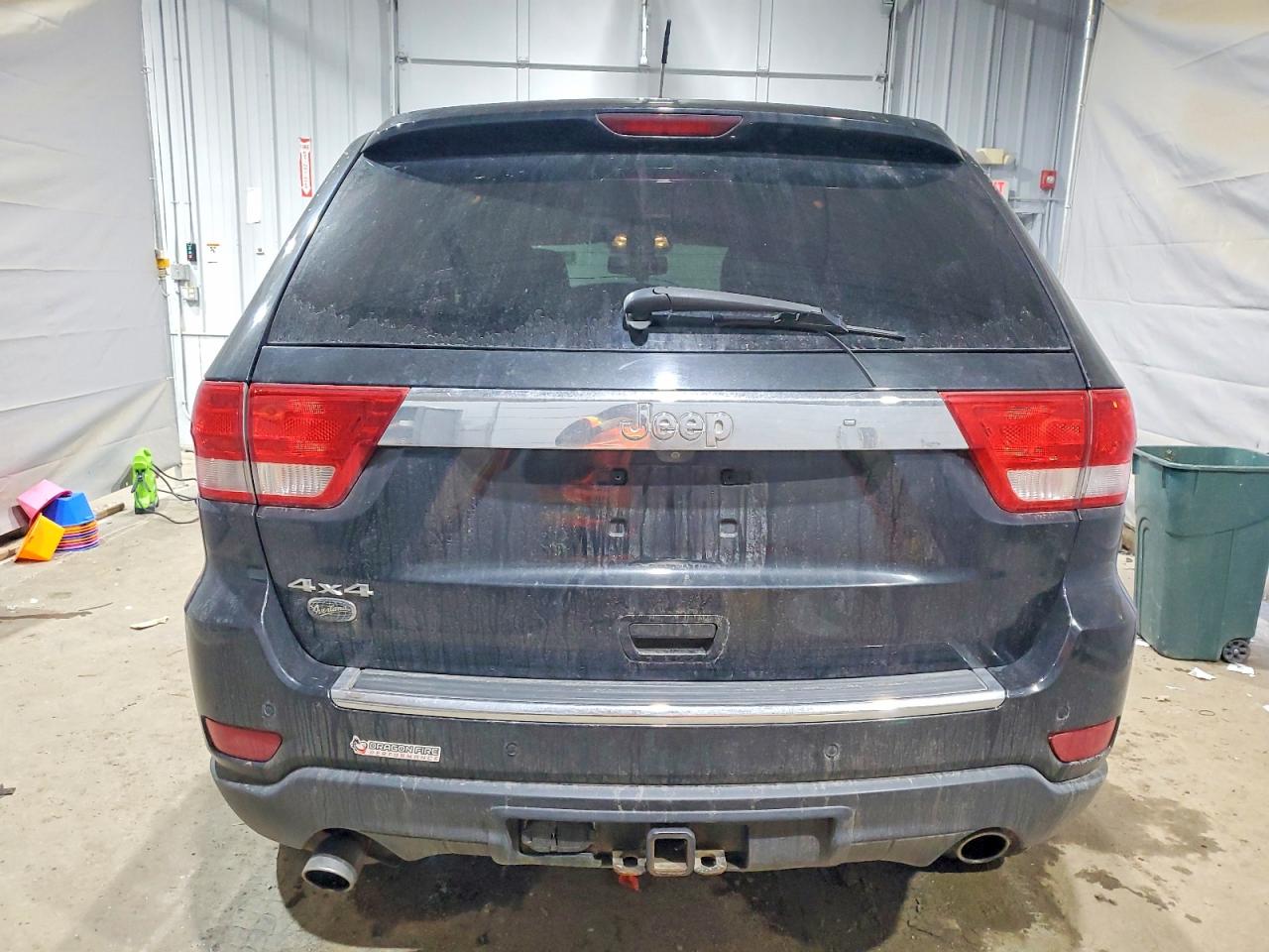 2012 JEEP GRAND CHEROKEE OVERLAND photo 11