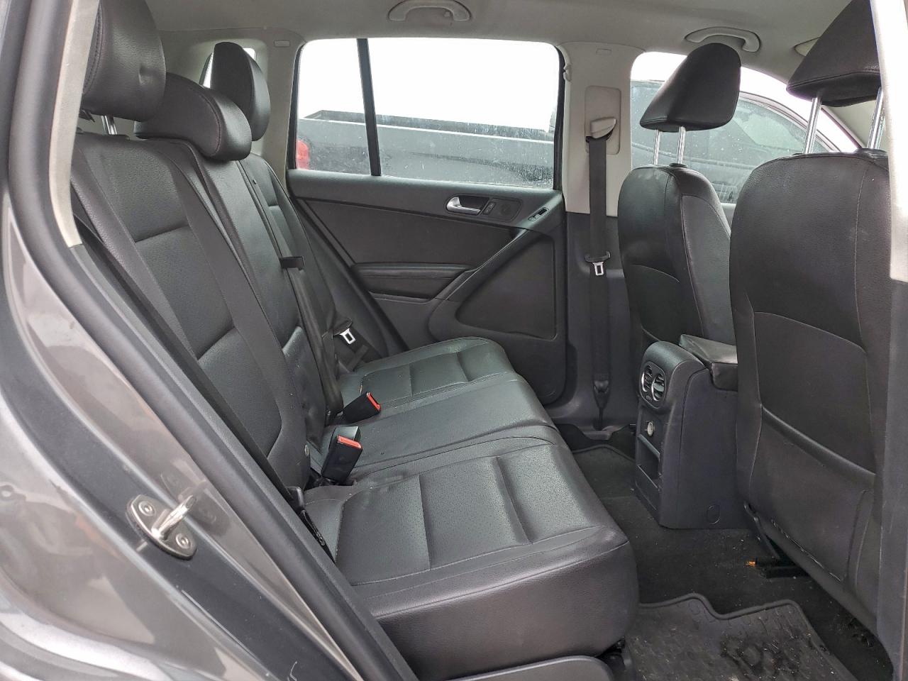 2016 VOLKSWAGEN TIGUAN S photo 41