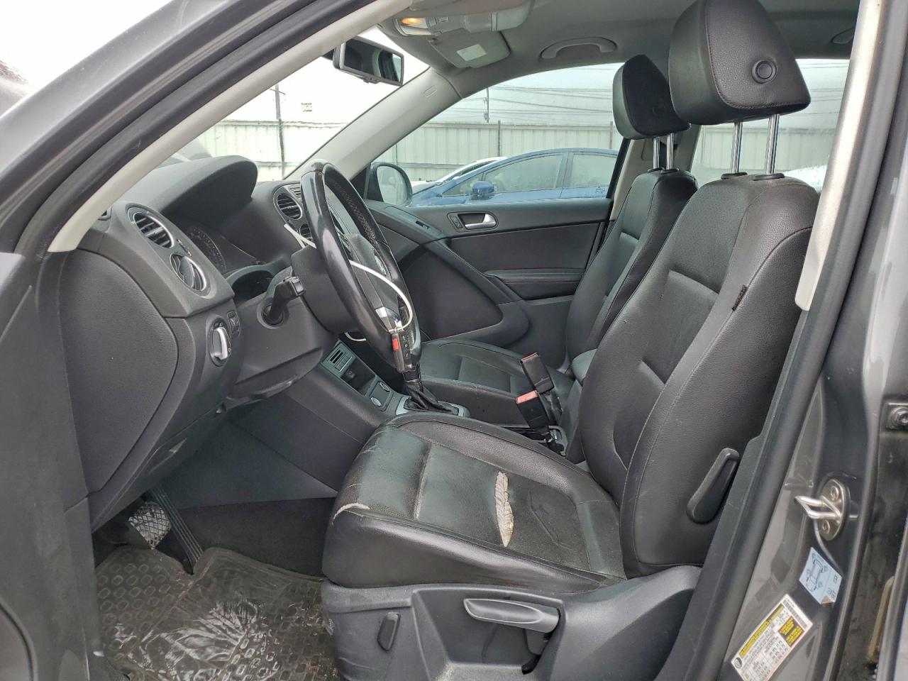 2016 VOLKSWAGEN TIGUAN S photo 25