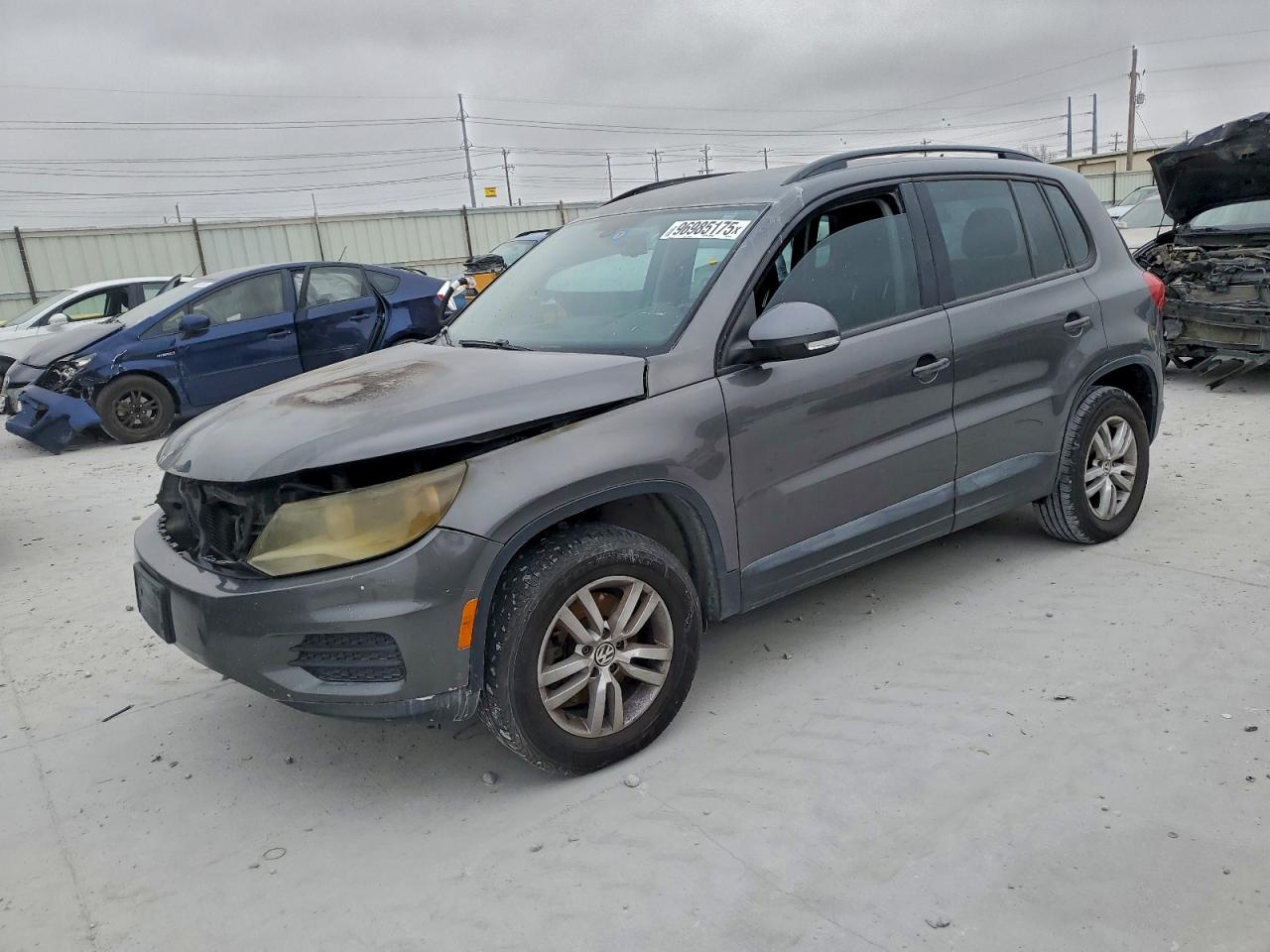 2016 VOLKSWAGEN TIGUAN