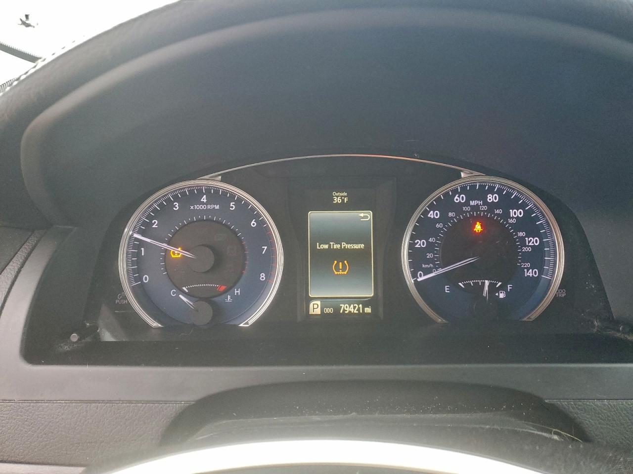 2017 TOYOTA CAMRY LE photo 9