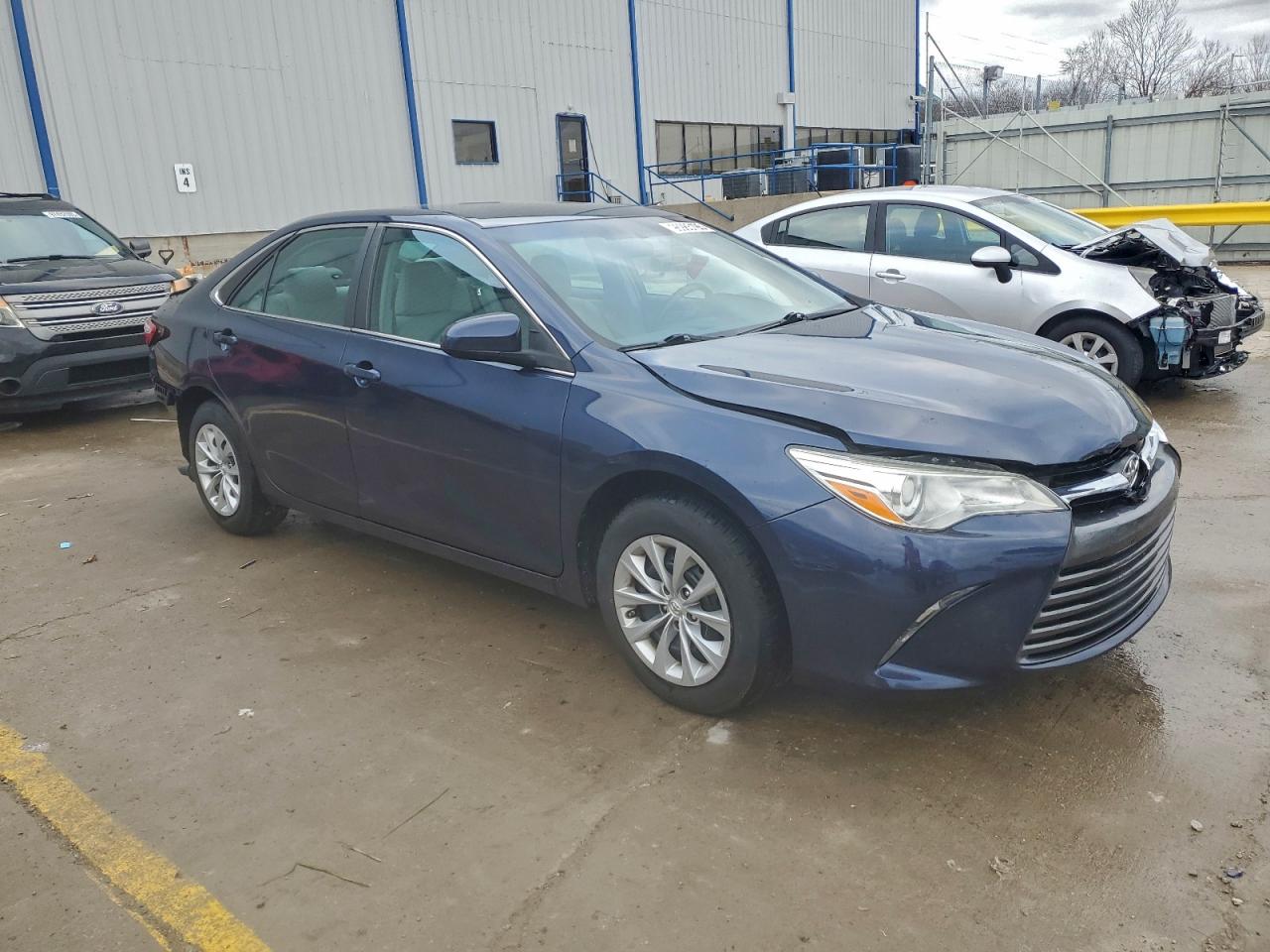 2017 TOYOTA CAMRY LE photo 4