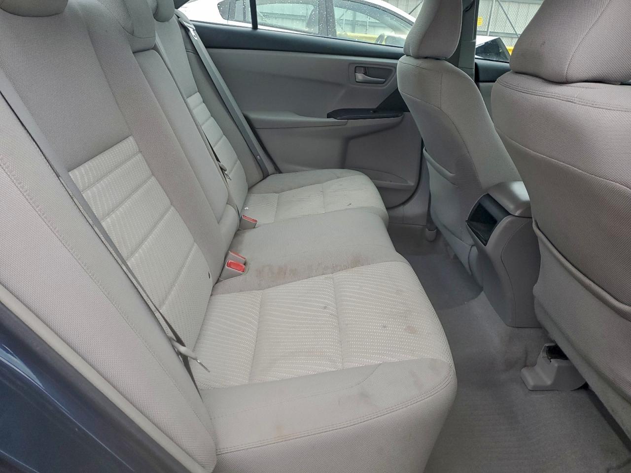 2017 TOYOTA CAMRY LE photo 10