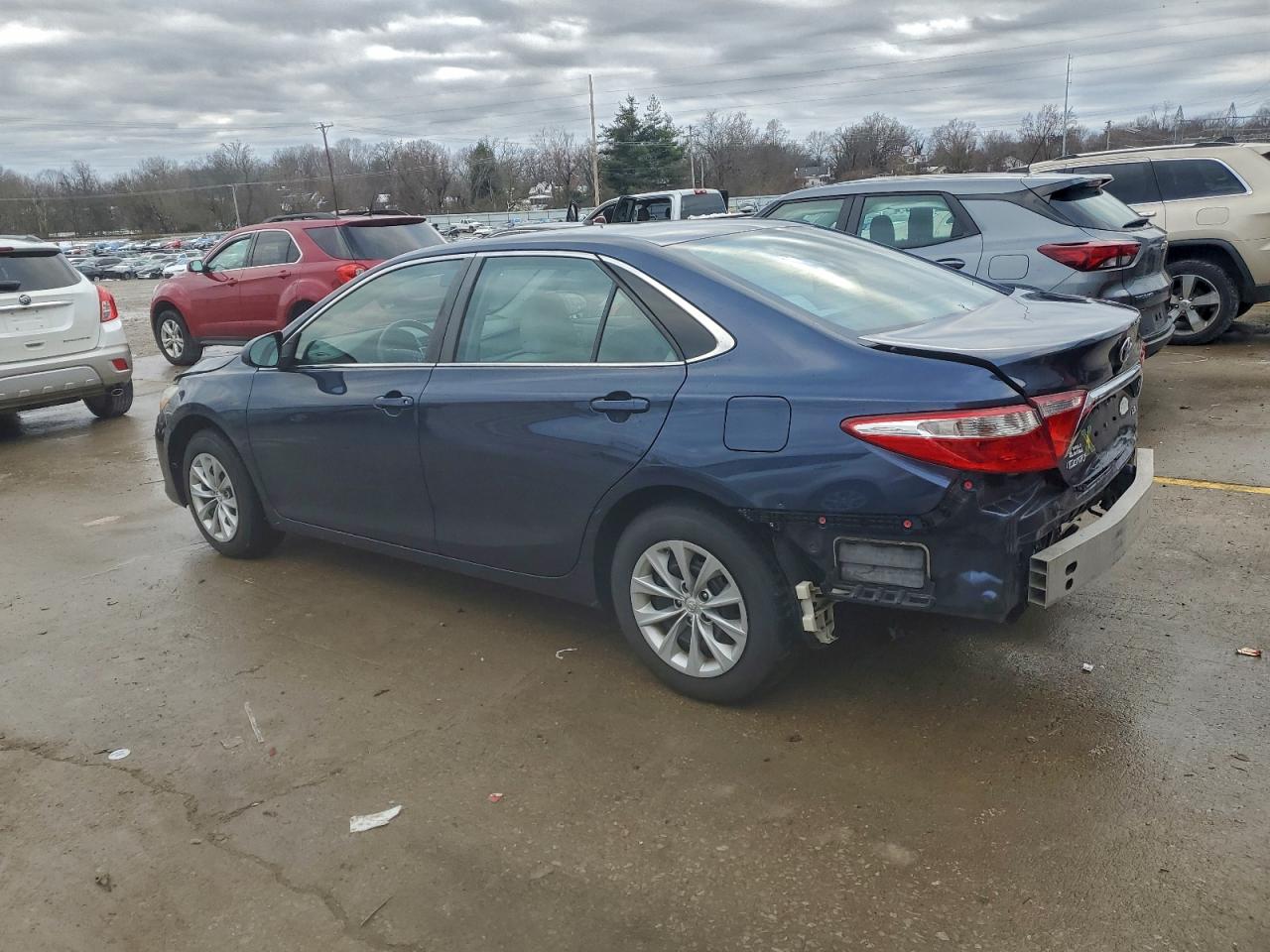 2017 TOYOTA CAMRY LE photo 2