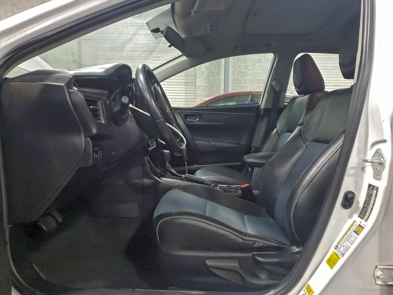 2014 TOYOTA COROLLA L photo 7