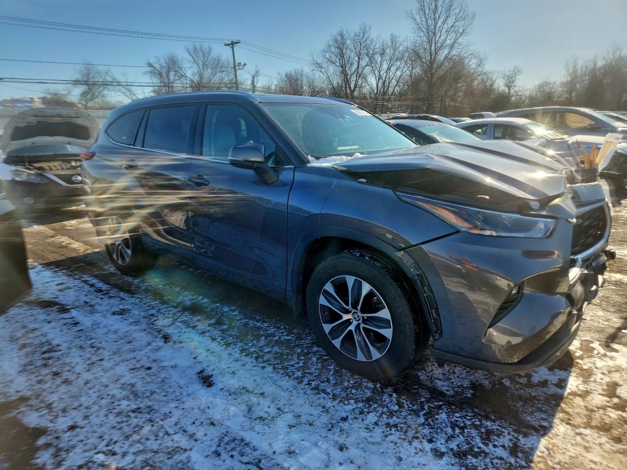 2021 TOYOTA HIGHLANDER XLE photo 10
