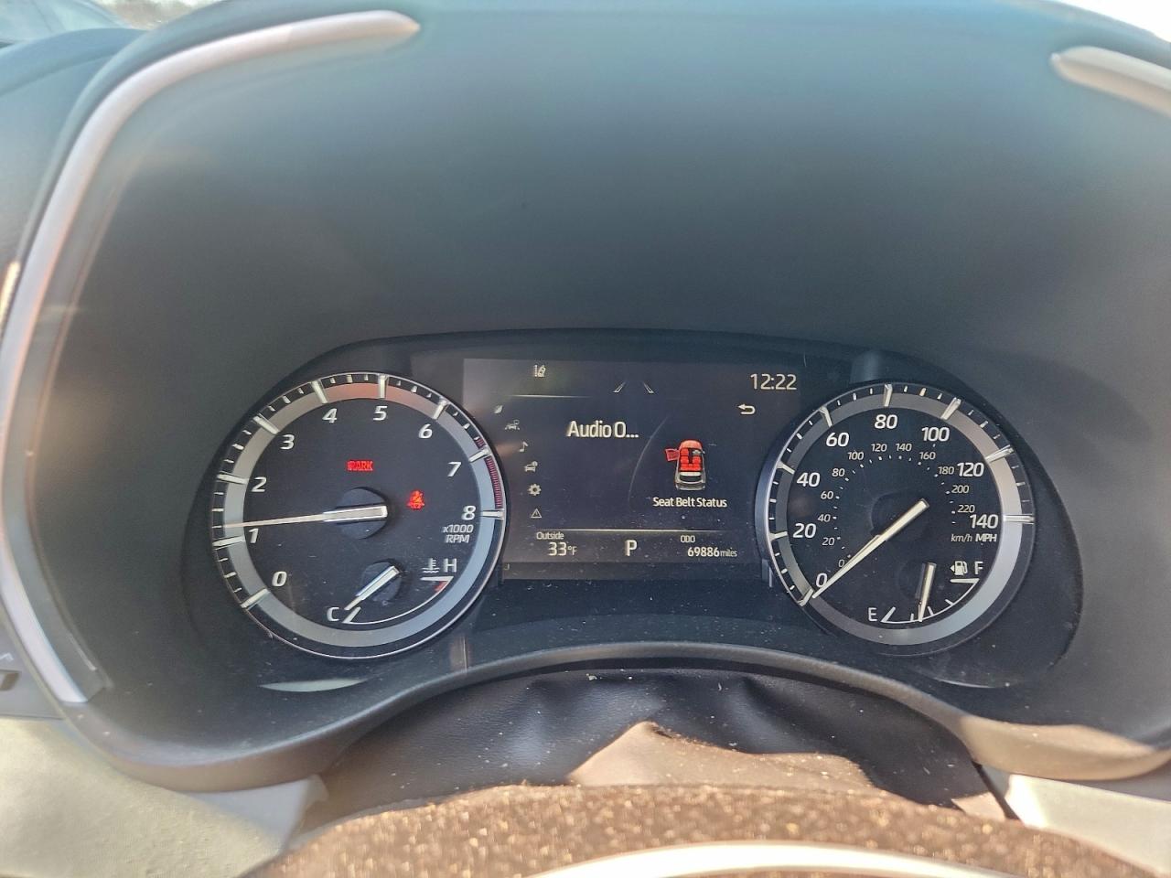 2021 TOYOTA HIGHLANDER XLE photo 25