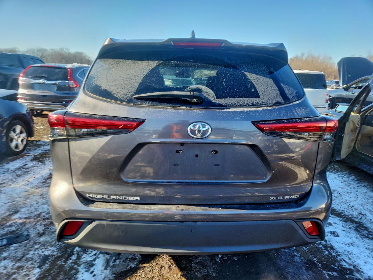 2021 TOYOTA HIGHLANDER XLE photo 16