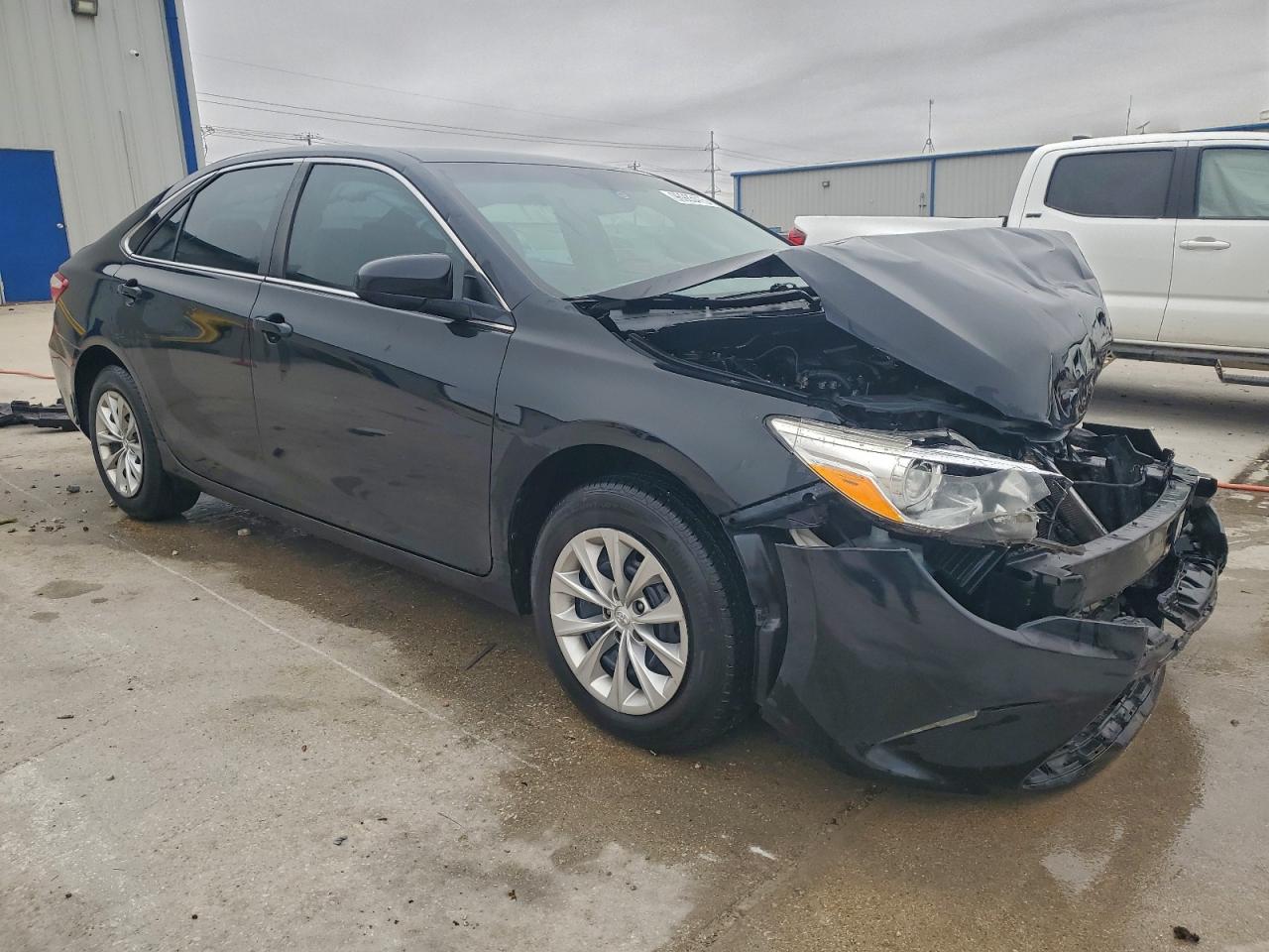 2017 TOYOTA CAMRY LE photo 7