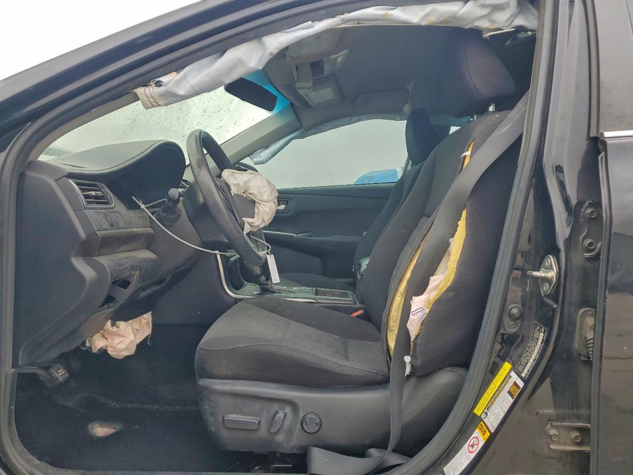 2017 TOYOTA CAMRY LE photo 13