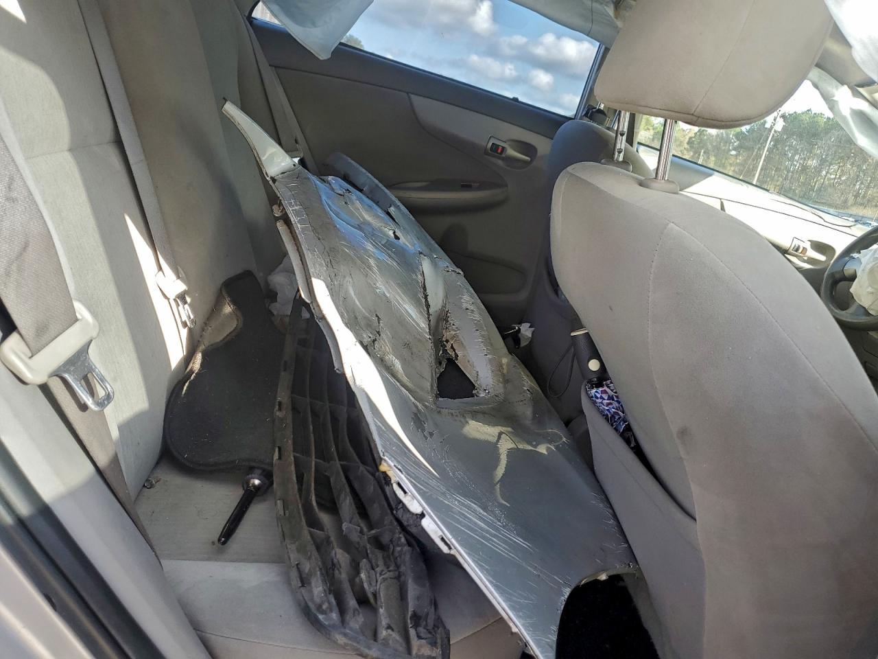 2010 TOYOTA COROLLA BASE photo 28