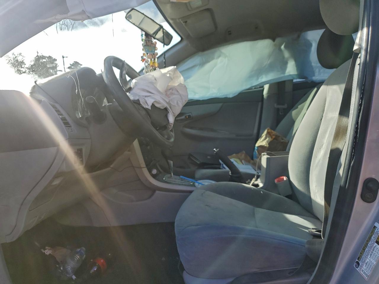 2010 TOYOTA COROLLA BASE photo 19