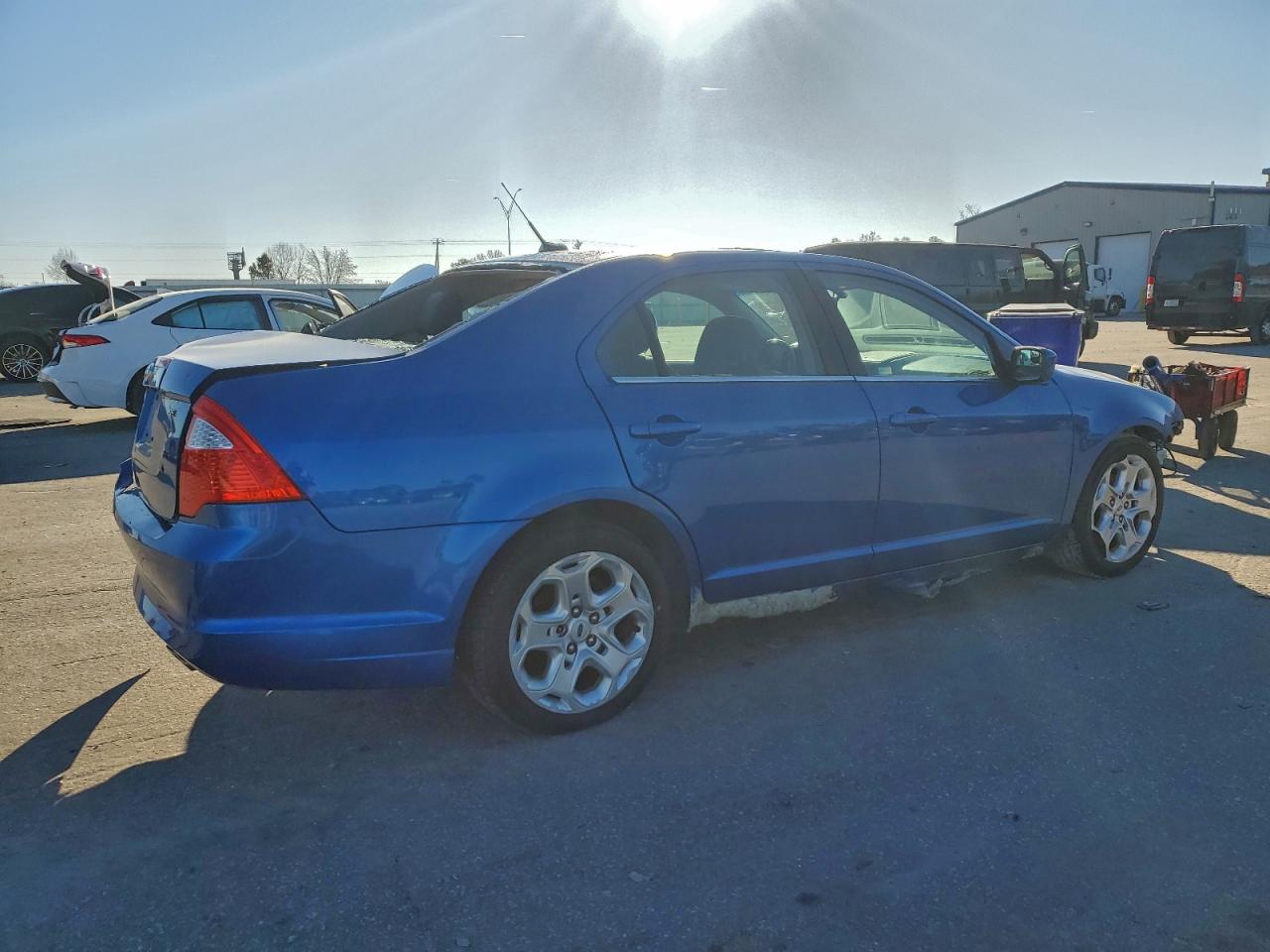 2011 FORD FUSION SE photo 5