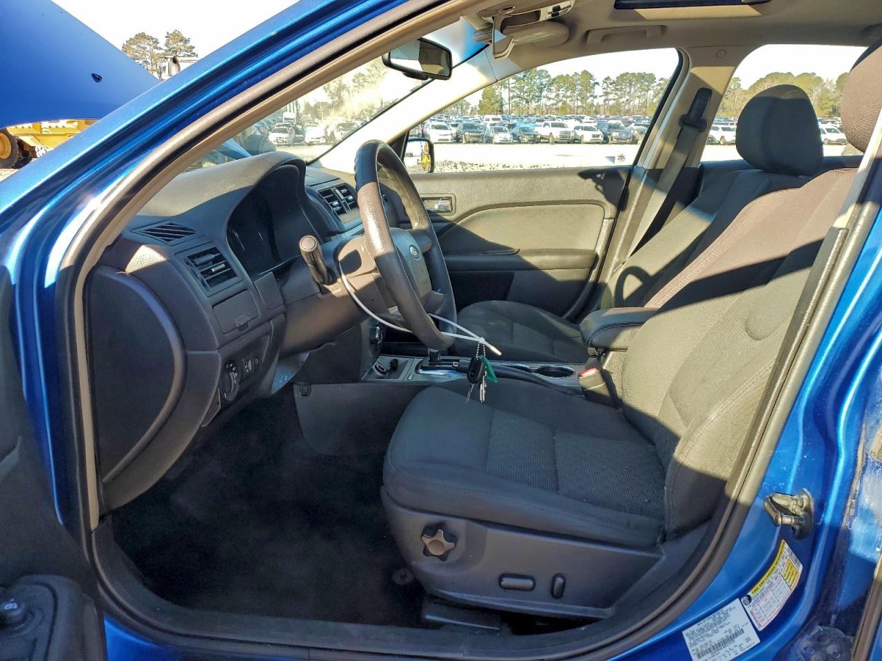 2011 FORD FUSION SE photo 13