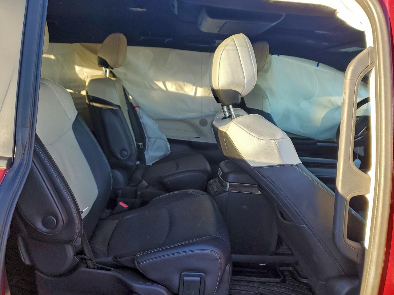 2025 TOYOTA SIENNA LIMITED photo 11