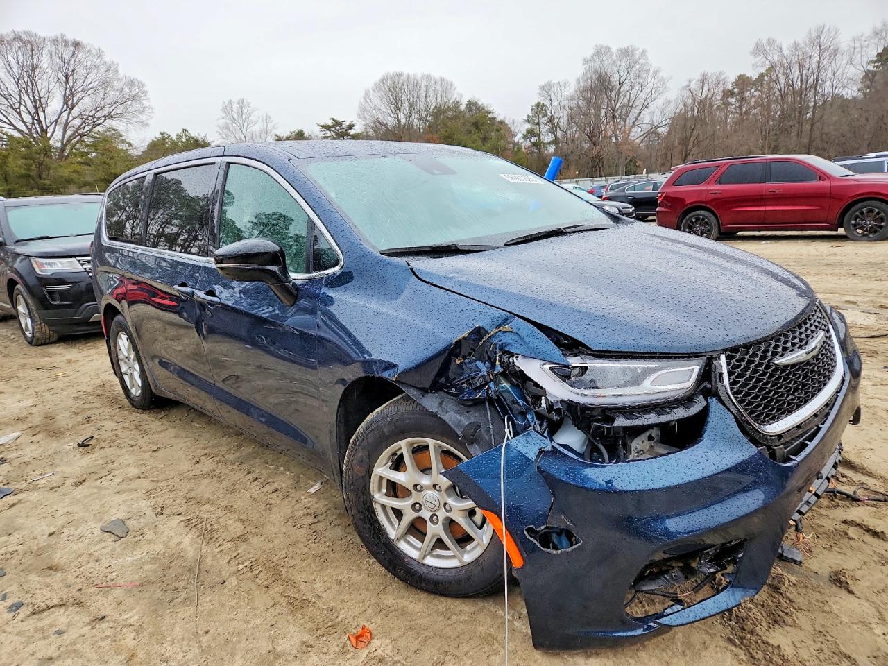2025 CHRYSLER PACIFICA SELECT photo 4