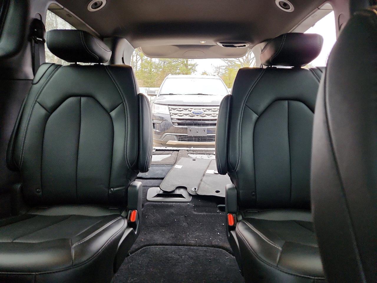 2025 CHRYSLER PACIFICA SELECT photo 10