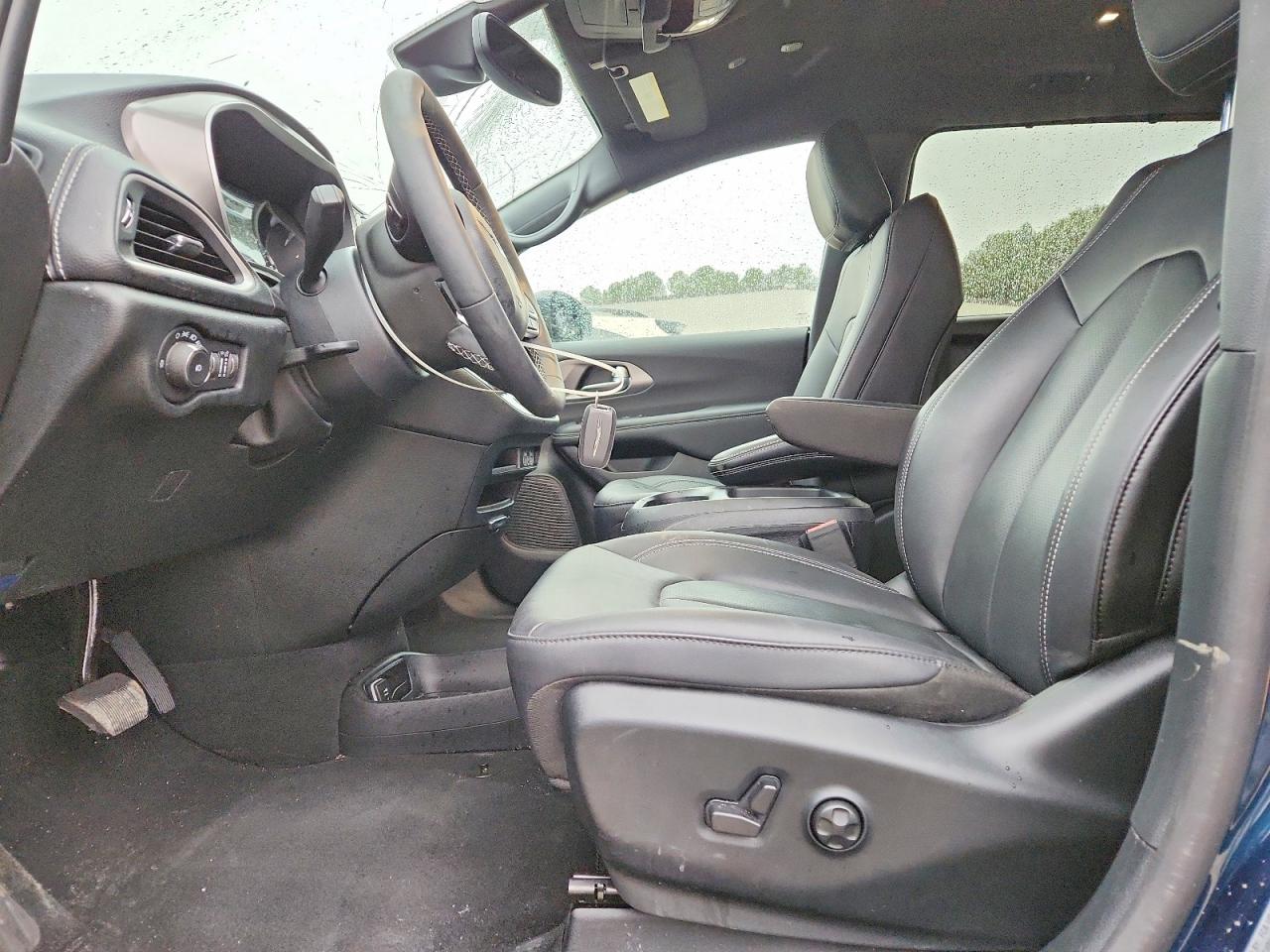 2025 CHRYSLER PACIFICA SELECT photo 7
