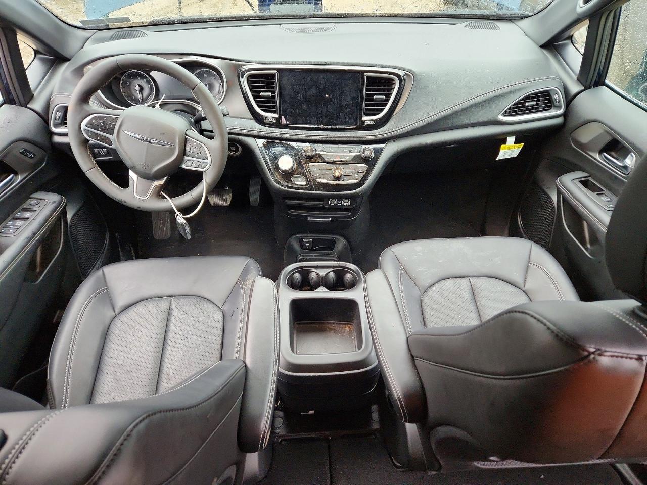2025 CHRYSLER PACIFICA SELECT photo 8