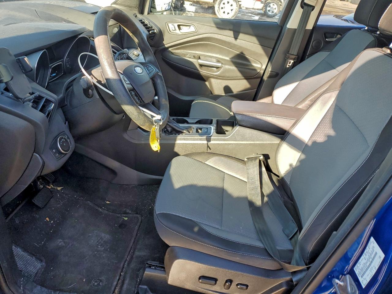 2017 FORD ESCAPE SE photo 19