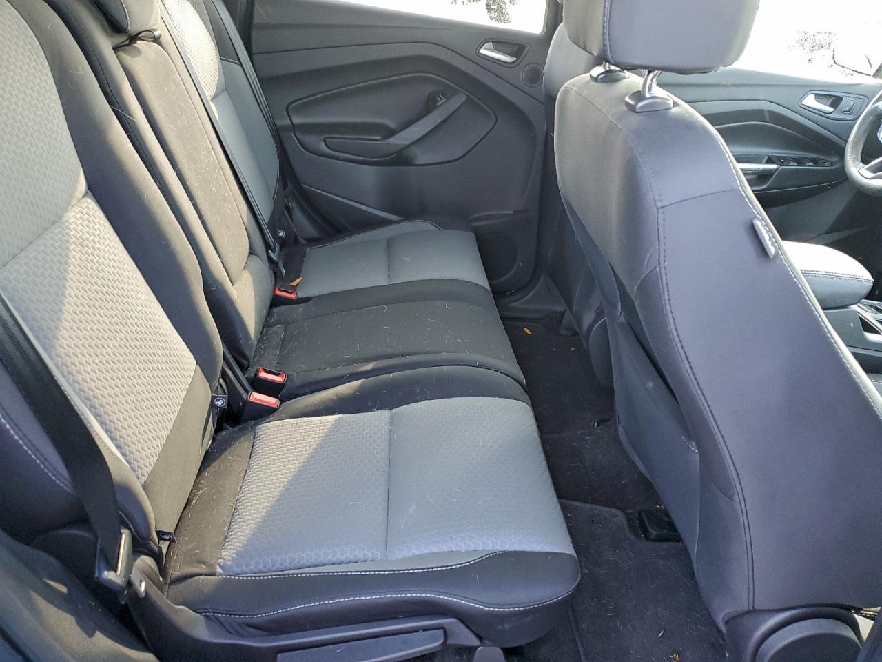 2017 FORD ESCAPE SE photo 31